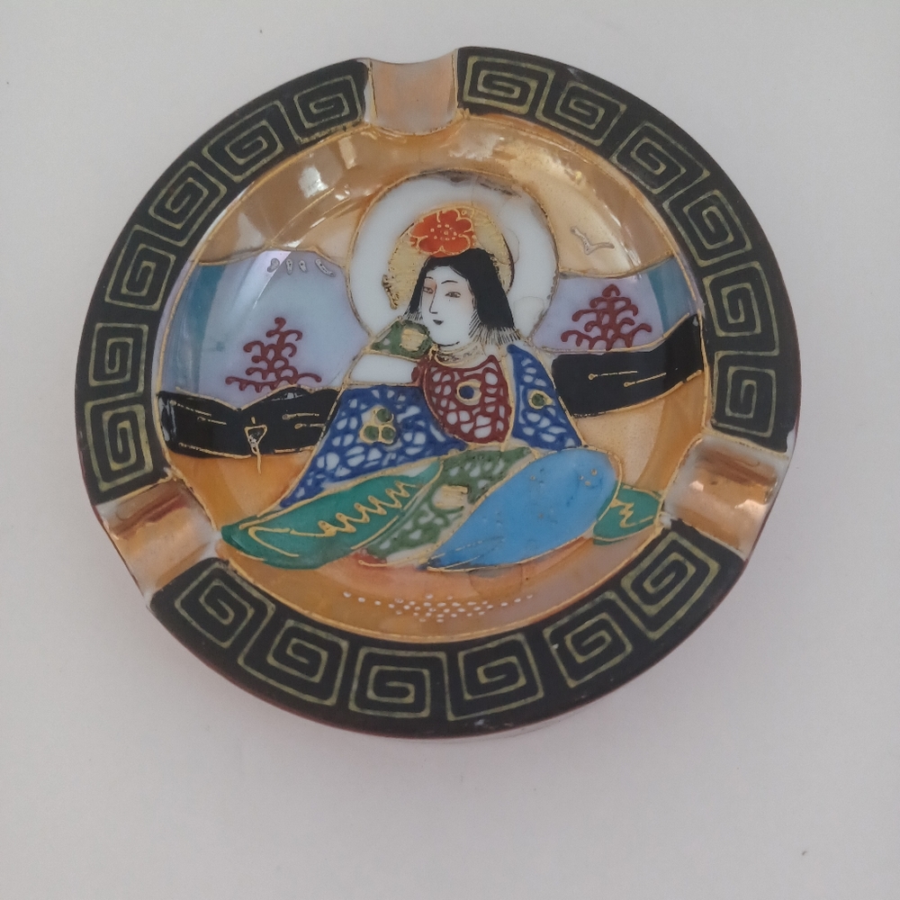 Small Satsuma Moriage Ashtray Occupied Japan Made in Japan Vintage